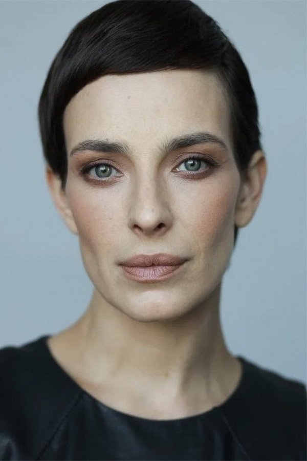 Анна Попова